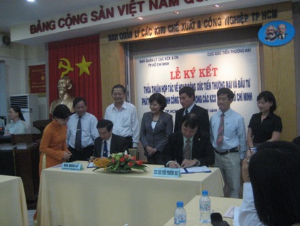 Lễ kí kết xúc tiến đầu tư phát triển ngành công nghiệp Việt Nam