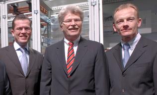 Bộ trưởng liên bang bộ Kinh tế và công nghệ đến thăm Rittal tại hội chợ Hanover
