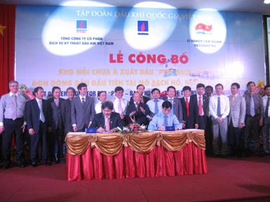 Lễ công bố hoàn thành xuất chuyến dầu thô đầu tiên tại mỏ Bạch Hổ ( first oil & first offtake)