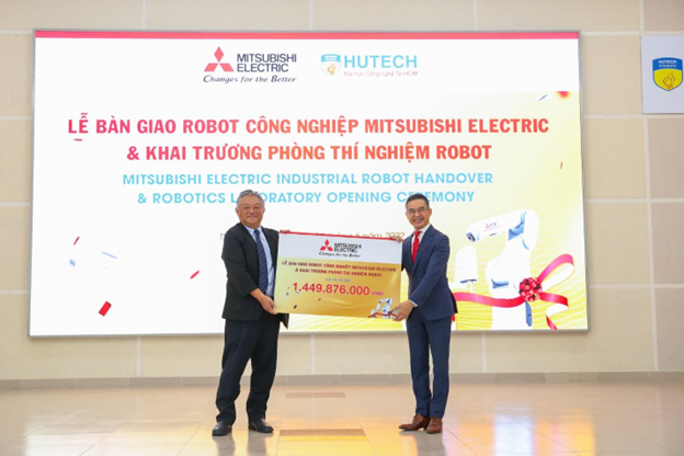 Mitsubishi Electric Việt Nam bàn giao Robot Công nghiệp & khánh thành Phòng thí nghiệm AI tại Viện Kỹ thuật Trường Đại học Công nghệ TP.HCM (HUTECH)